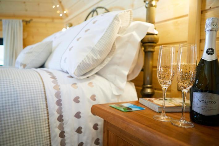 Pinewood Park - Tipis, Hot Tubs And Кемпинг 4*
