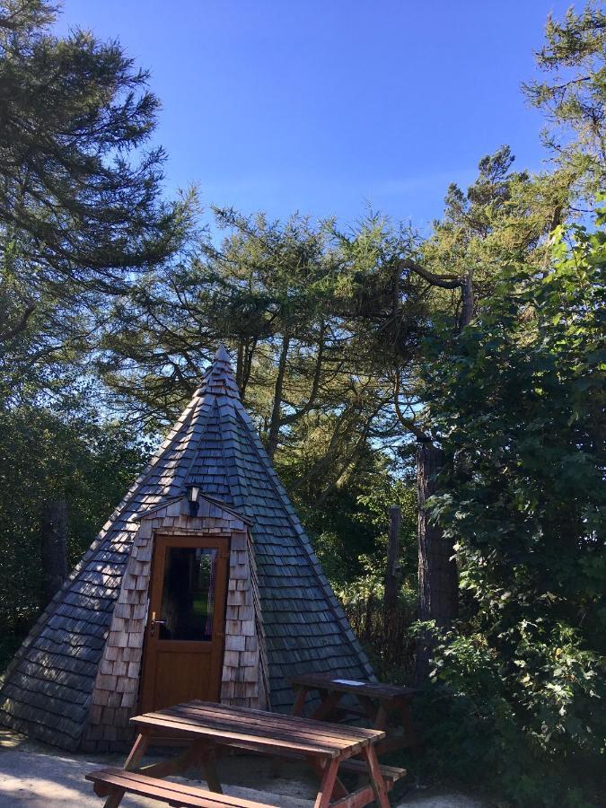 Pinewood Park - Tipis, Hot Tubs And 4* Скарборо