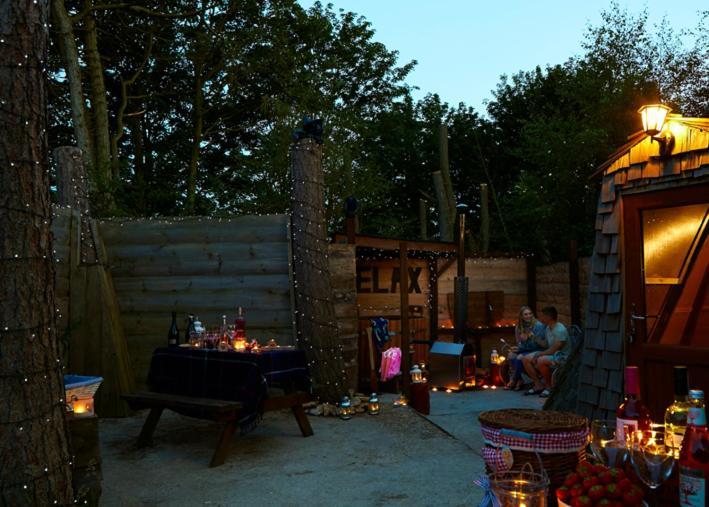 Pinewood Park - Tipis, Hot Tubs And Кемпинг 4*