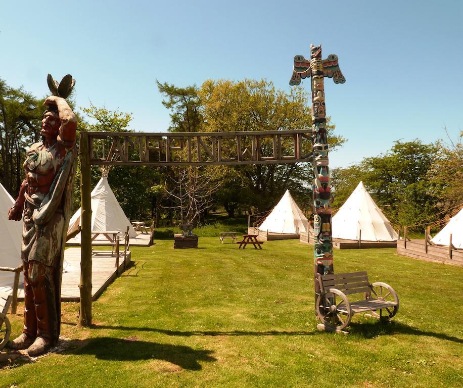 Pinewood Park - Tipis, Hot Tubs And Кемпинг