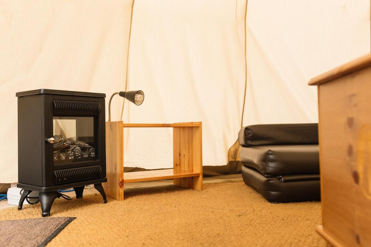 Кемпинг Pinewood Park - Tipis, Hot Tubs And